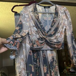 Floral, long sleeve skirt set size extra large